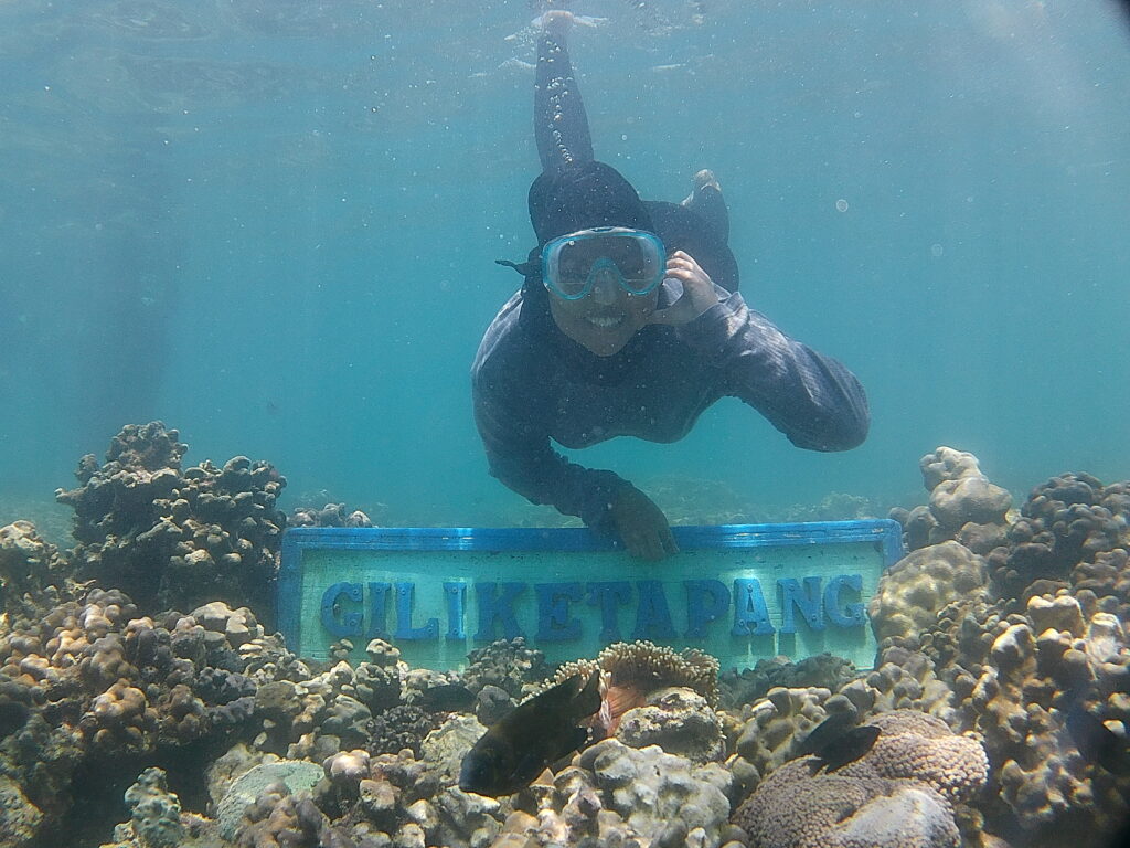 Snorkeling di laut jernih Probolinggo